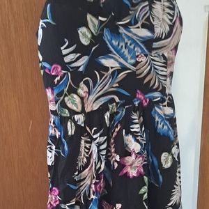 Summer dress size medium flowery